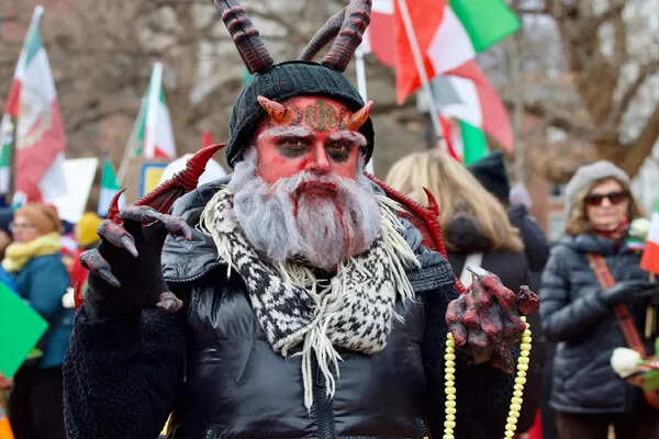 ईरान में विरोध प्रदर्शनों का उग्र रूप: 16,500 प्रदर्शनकारियों की मौत