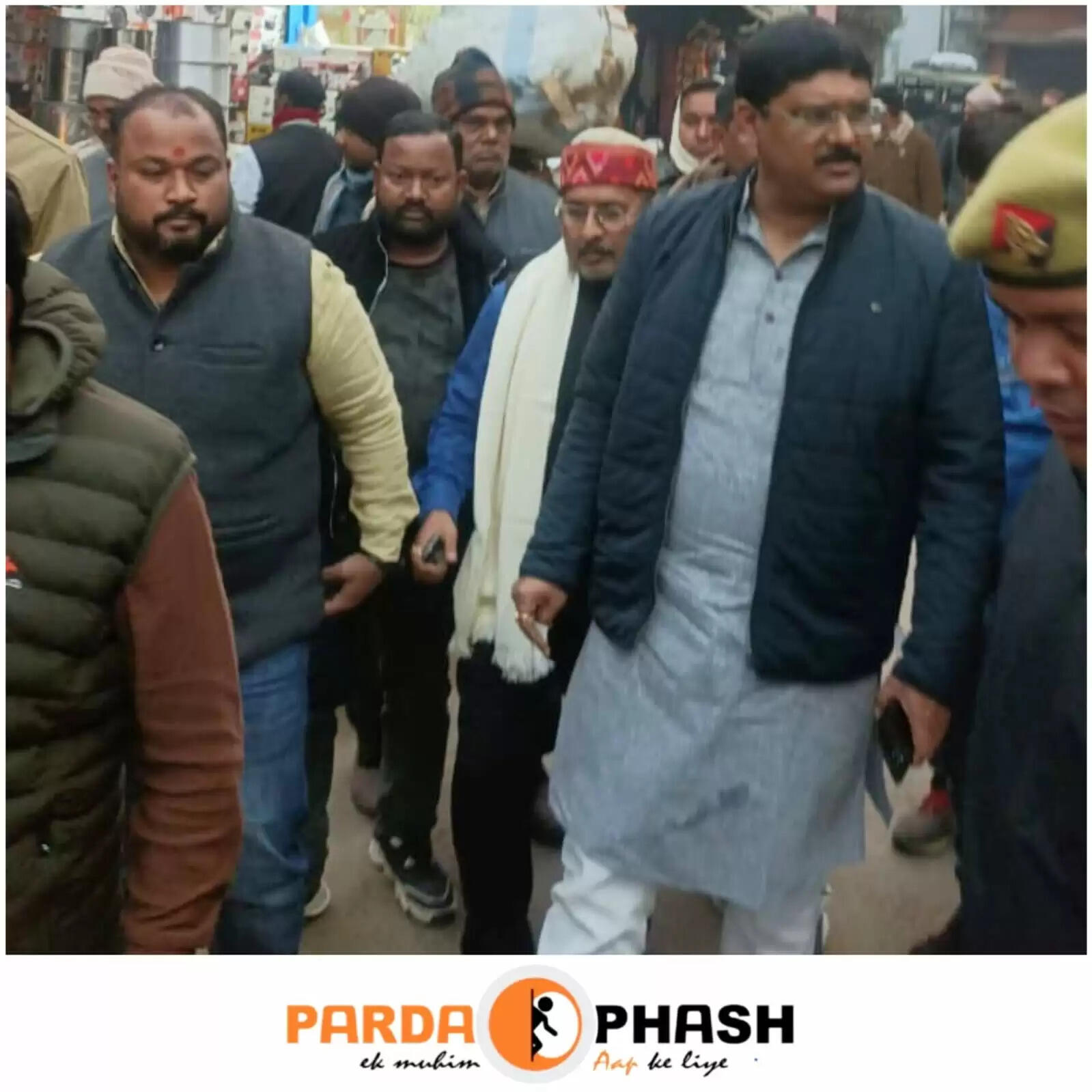 विधायक ऋषि त्रिपाठी ने सोनौली में व्यापारियों से की सीधी बातचीत