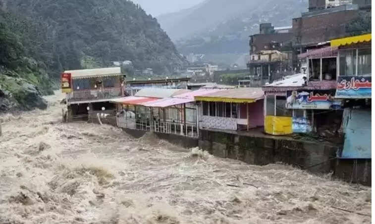 गिलगित-बाल्टिस्तान में बाढ़ से 10 लोगों की मौत, राहत कार्य जारी