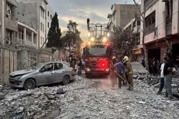 ईरान में फंसे भारतीयों के लिए बचाव अभियान शुरू, पहला जत्था आर्मीनिया से लौटेगा