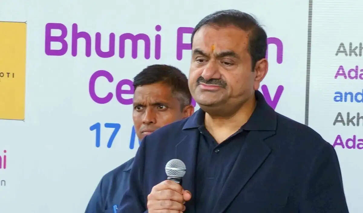 अदाणी समूह का विकास: अमेरिका में कानूनी चुनौतियों को पार कर नई ऊंचाइयों की ओर