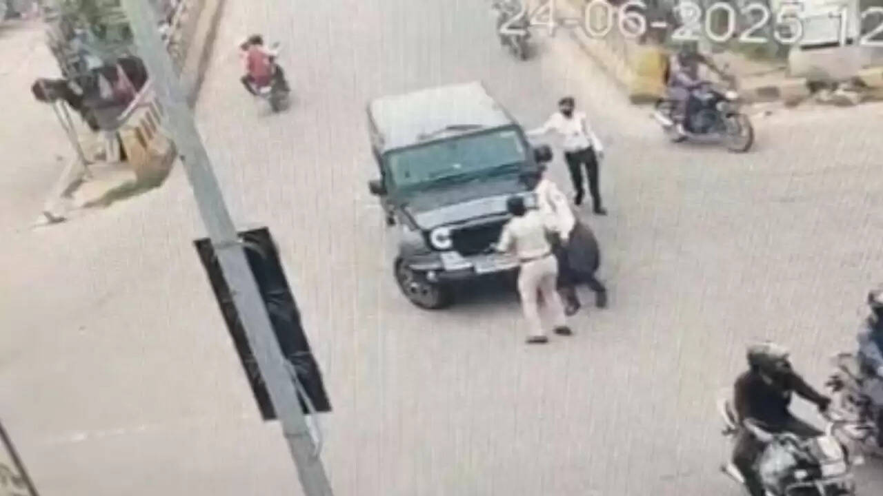 पटना में पुलिस पर हमले की घटनाएं बढ़ती जा रही हैं