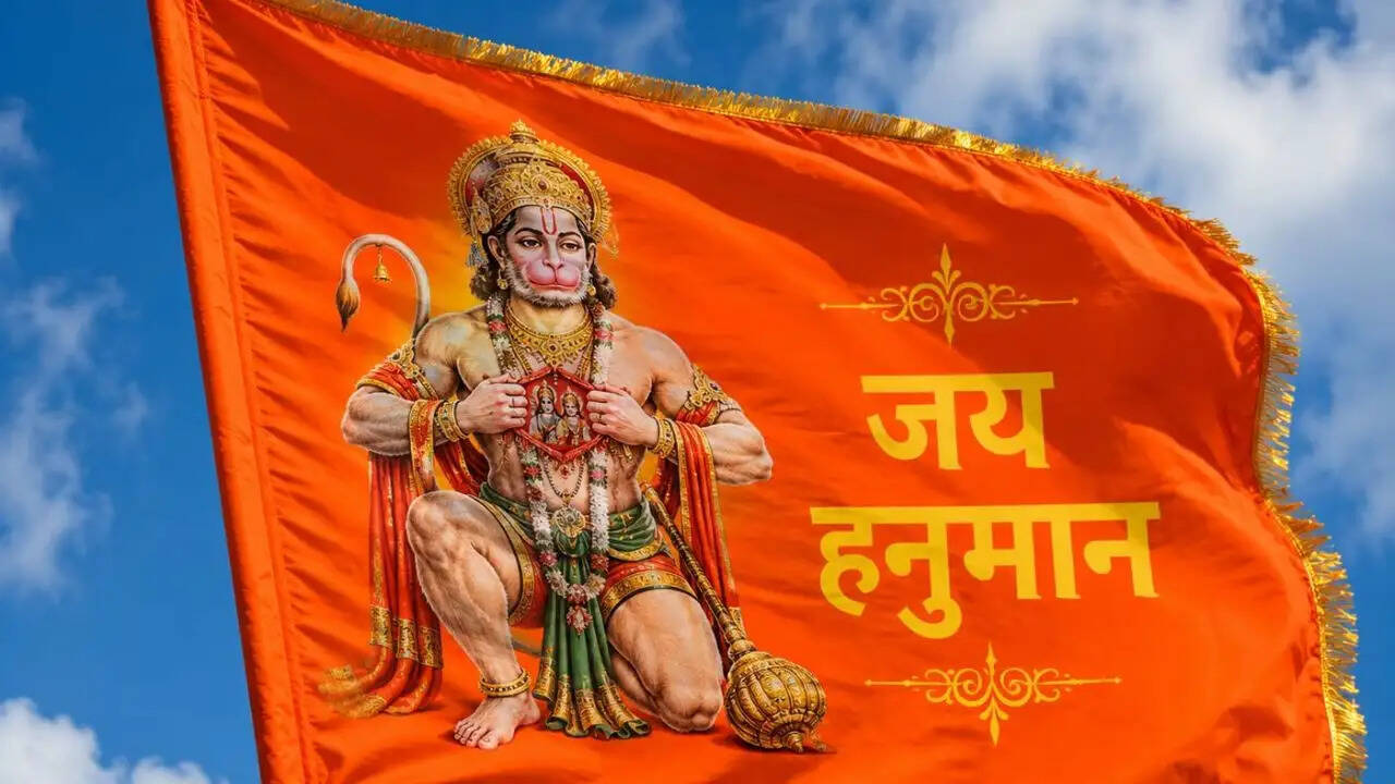 हनुमान ध्वज की स्थापना: घर में सुख-शांति और सुरक्षा का प्रतीक
