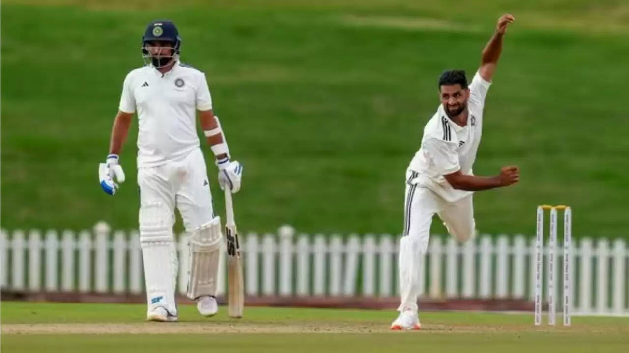 IPL 2026 में आकिब नबी डार की शानदार बोली: दिल्ली कैपिटल्स ने खरीदा 8.40 करोड़ में