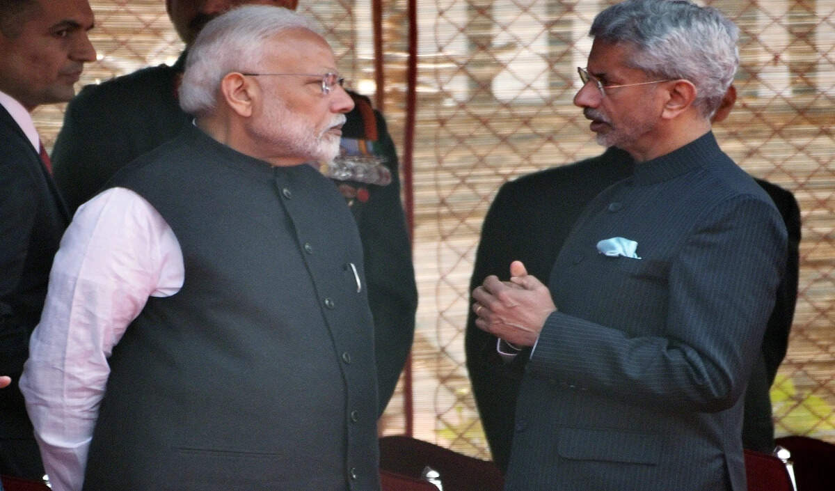 अमेरिका के राष्ट्रपति ट्रंप की भारत पर टिप्पणियाँ और एससीओ सम्मेलन की तस्वीरें