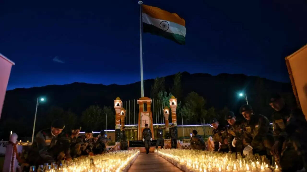 कारगिल विजय दिवस 2025: वीरता और बलिदान की कहानी