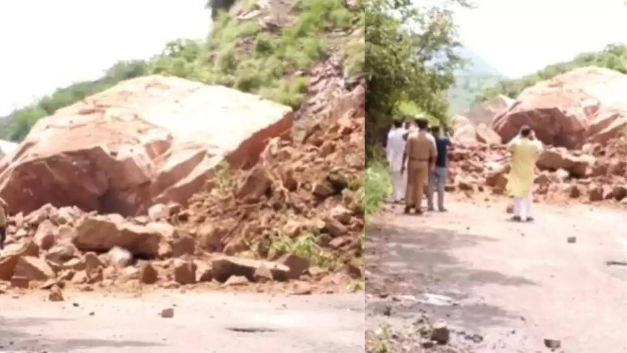 उधमपुर में चट्टान गिरने से सड़क बंद, यात्री फंसे