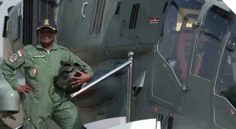 राष्ट्रपति द्रौपदी मुर्मू ने 'प्रचंड' हेलीकॉप्टर में सह-पायलट बनकर बनाया नया इतिहास