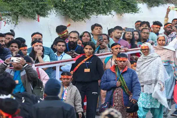 वैष्णो देवी यात्रा के लिए ऑनलाइन बुकिंग की आवश्यकता, भीड़ से पंजीकरण केंद्र बंद