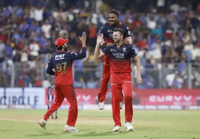 श्रीलंका के तेज गेंदबाज नुवान तुषारा IPL 2026 से बाहर हो सकते हैं