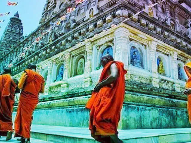 परिक्रमा का महत्व: देवी-देवताओं की परिक्रमा के नियम
