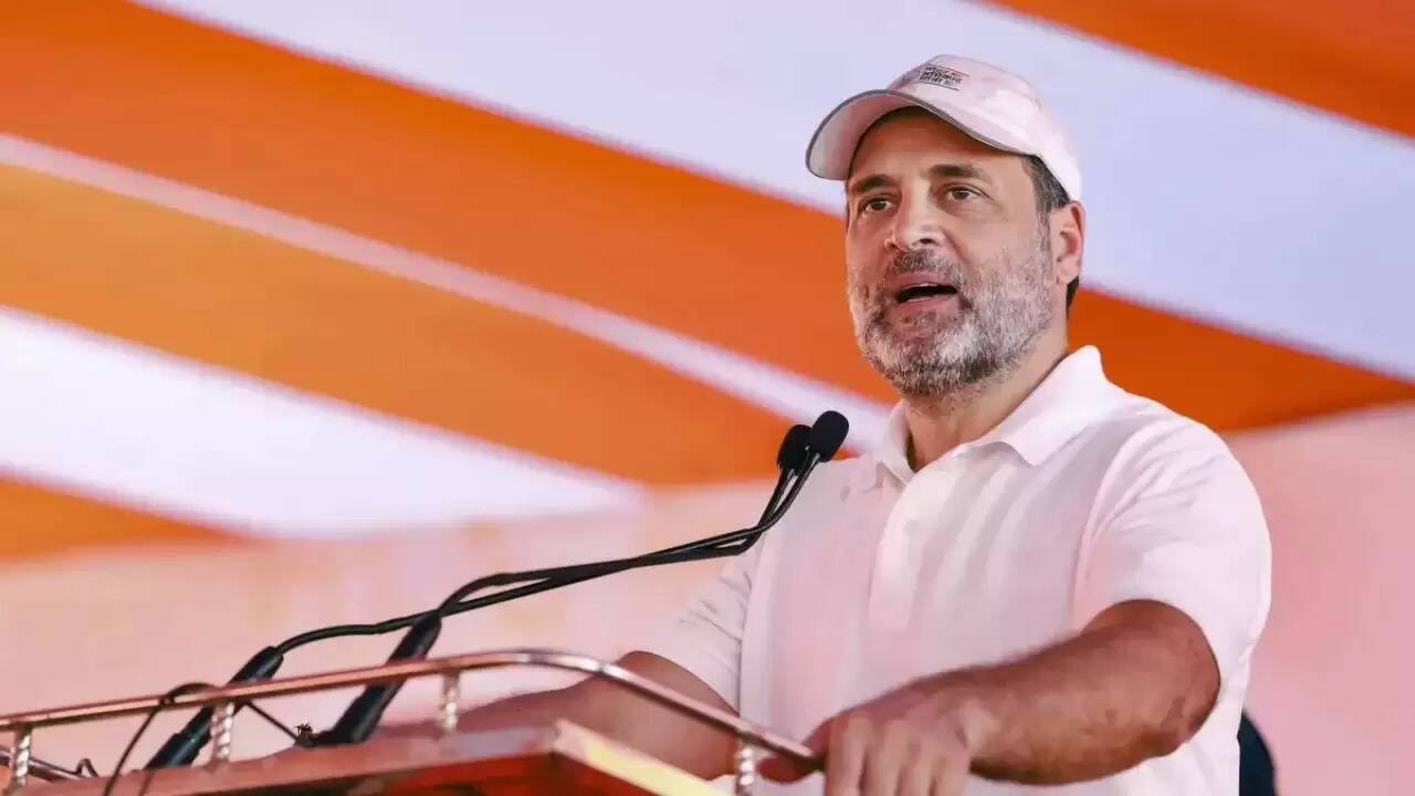 पटना में कांग्रेस कार्यालय के बाहर हिंसक झड़प: राहुल गांधी ने की निंदा