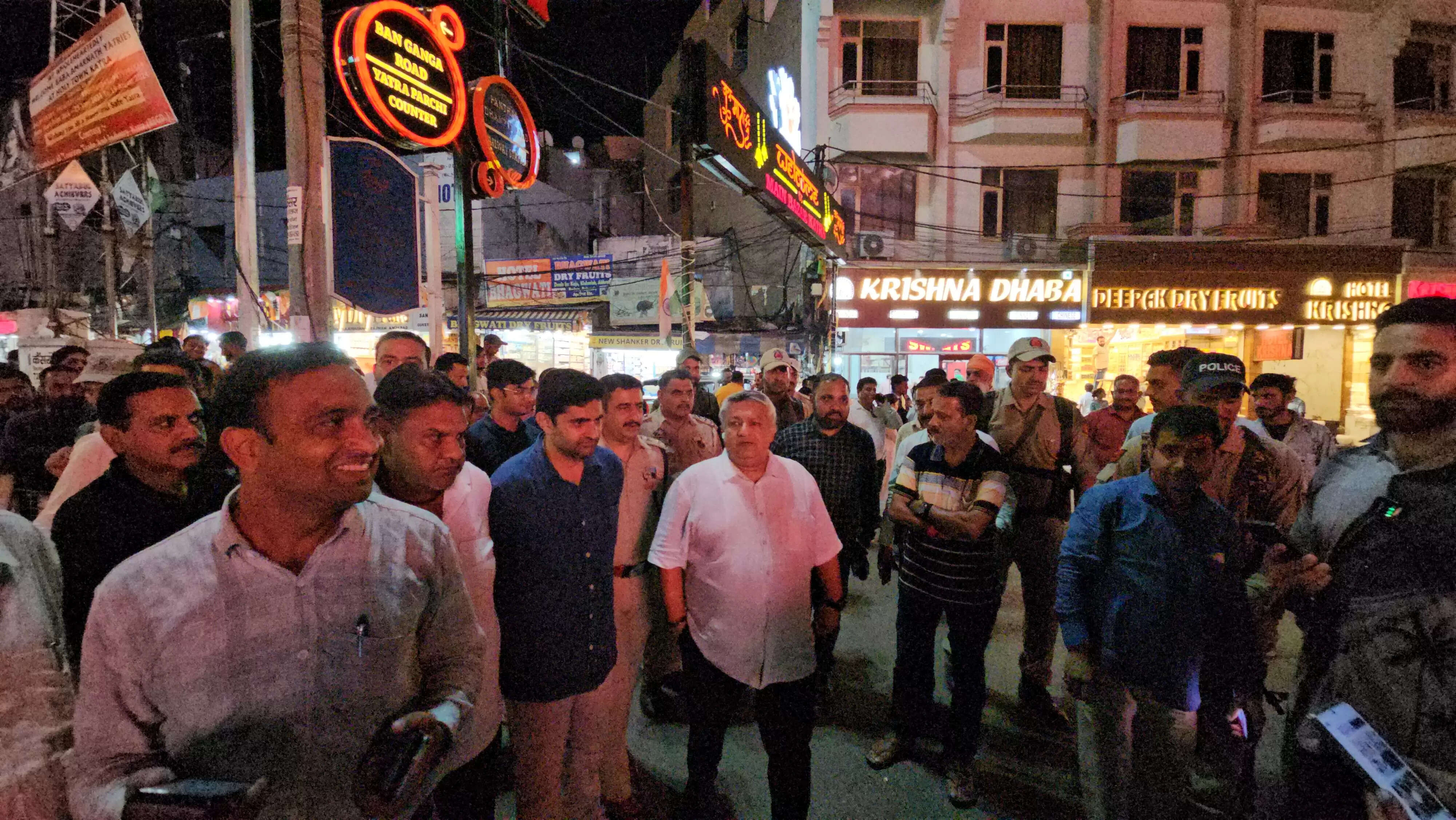 नवरात्रों को लेकर रियासी जिला विकास आयुक्त विशेष पाल महाजन ने कटरा का किया दौरा