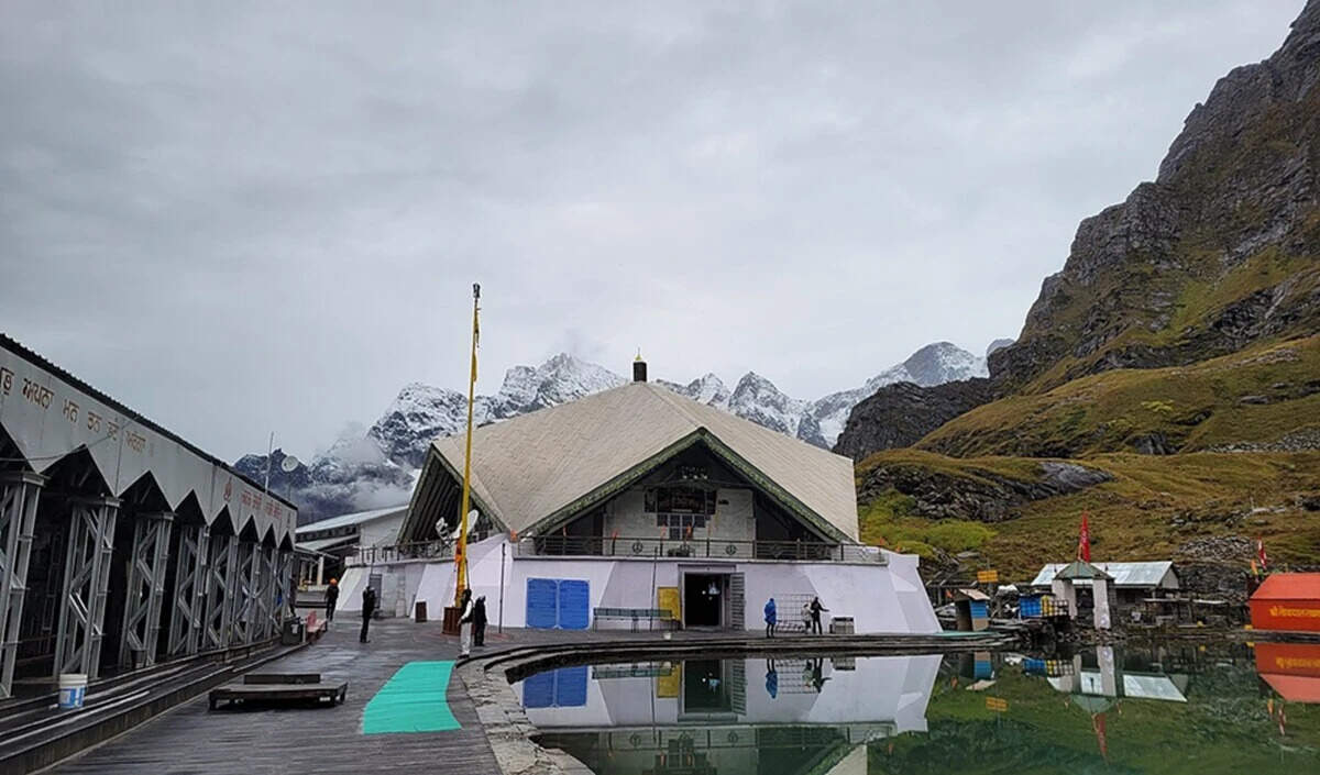 हेमकुंड साहिब की तीर्थयात्रा 2025 के लिए शुरू, जानें यात्रा की जानकारी