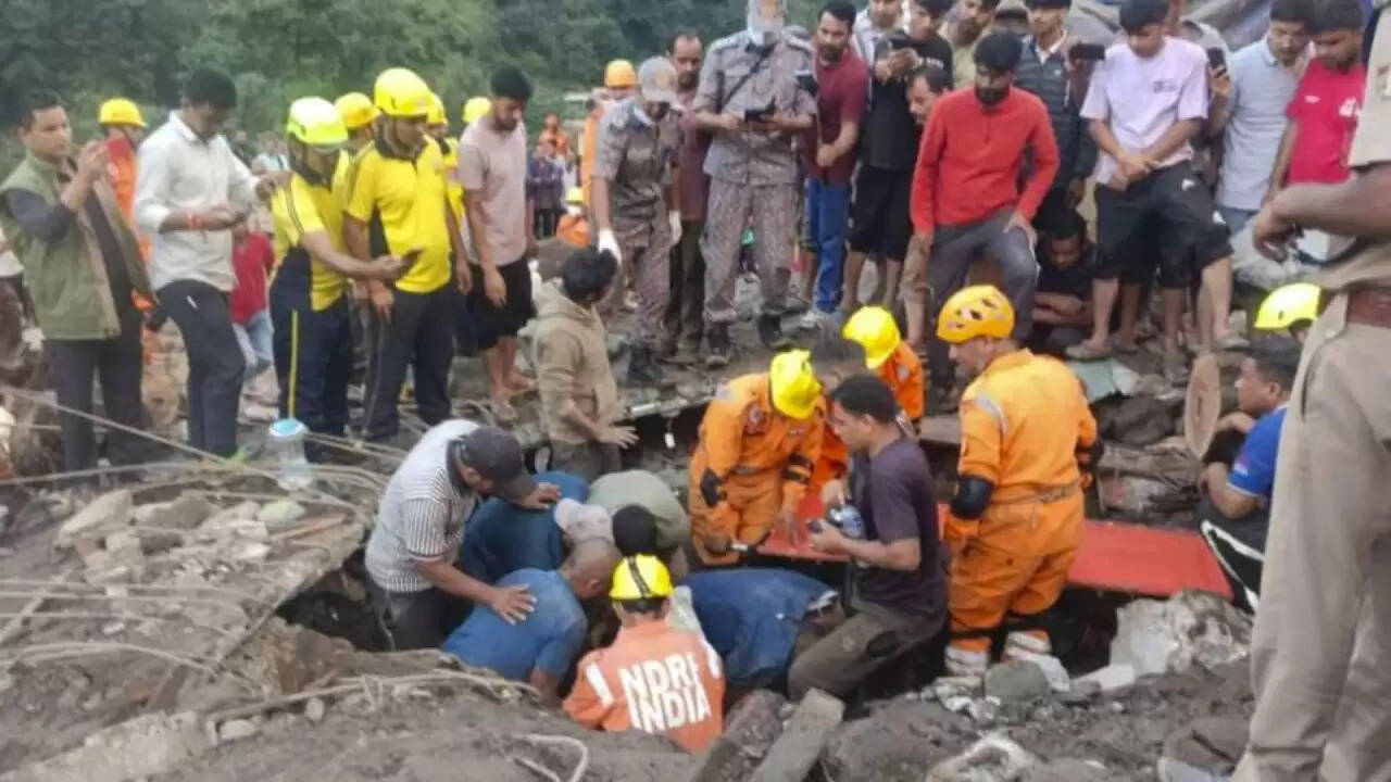 उत्तराखंड में भूस्खलन से मची तबाही: एक परिवार की दर्दनाक कहानी