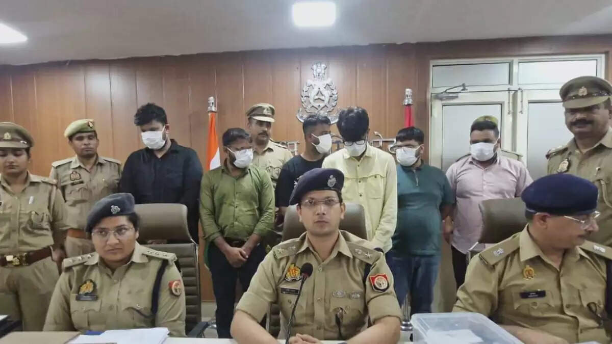ग्रेटर नोएडा में ठग गिरोह का पर्दाफाश, लाखों की ठगी का मामला