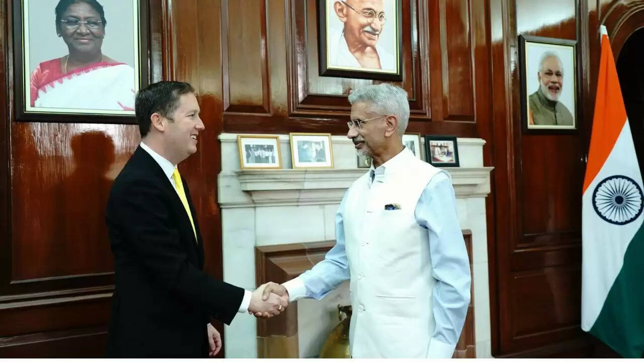 भारत और अमेरिका के बीच रणनीतिक साझेदारी को मजबूत करने की दिशा में सर्जियो गोर की यात्रा
