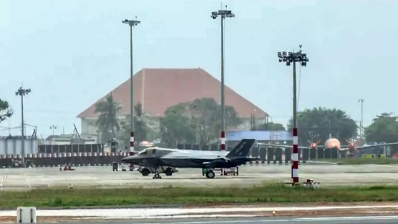 केरल में ब्रिटिश F-35 जेट की आपात लैंडिंग: भारतीय वायुसेना की तत्परता