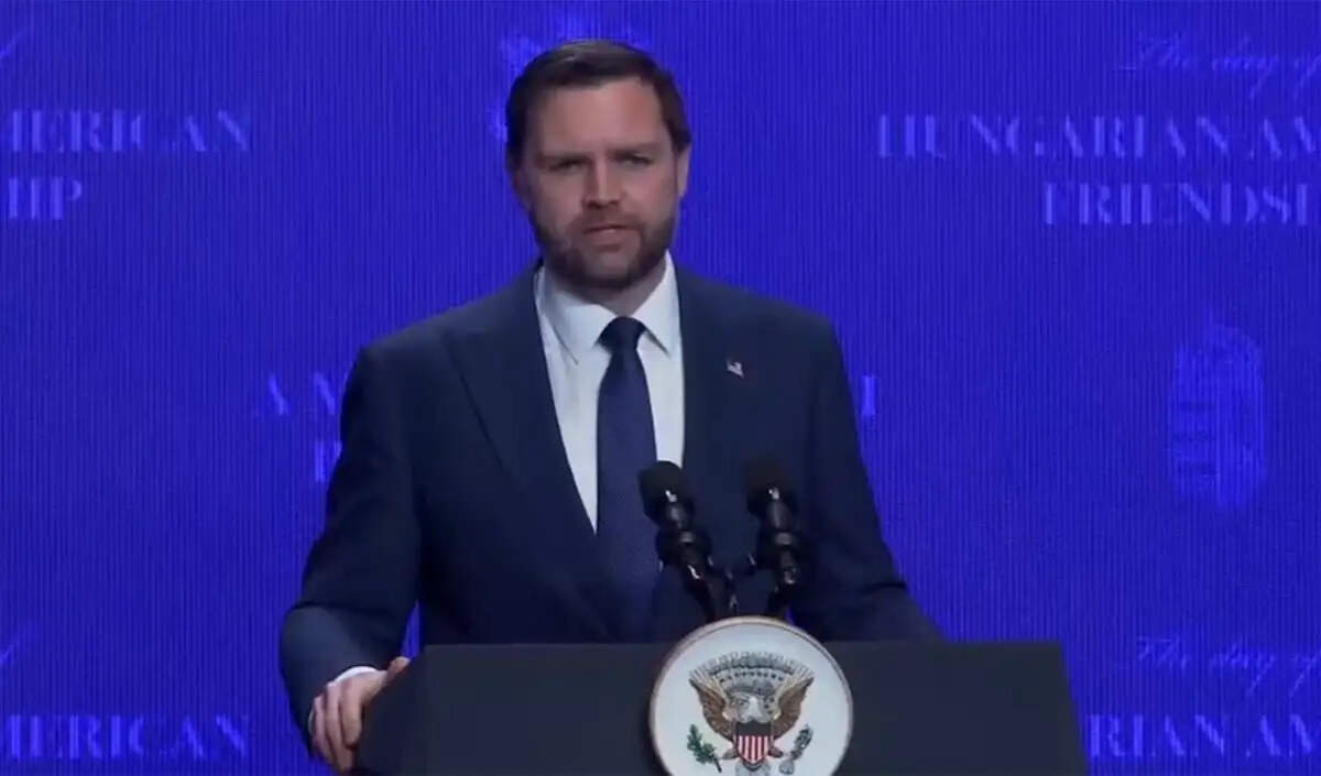 अमेरिका की ईरान के खिलाफ चेतावनी: ट्रंप के उपायों पर चर्चा