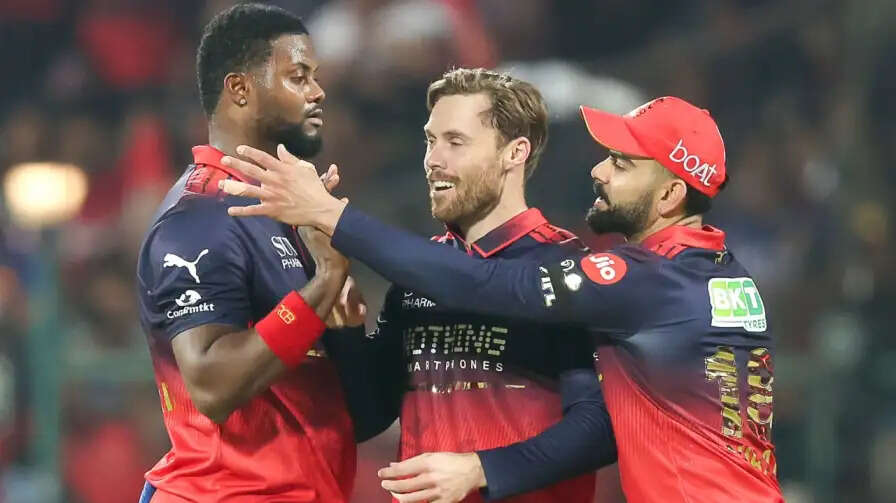 RCB की IPL 2026 में चुनौतियाँ: शेफर्ड की फॉर्म और बेथेल की संभावित एंट्री