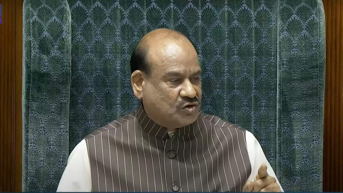 लोकसभा सत्र में विपक्ष का हंगामा, स्पीकर ने की कार्यवाही स्थगित