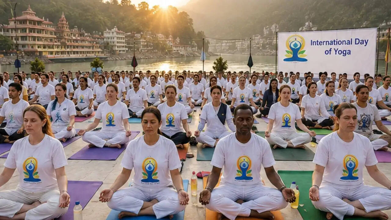 ऋषिकेश में अंतर्राष्ट्रीय योग दिवस: योग का संदेश और वैश्विक एकता