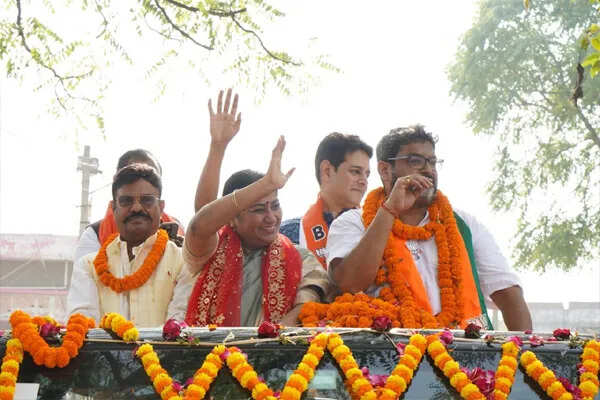 बिहार चुनाव में मुख्यमंत्री रेखा गुप्ता का जोरदार प्रचार अभियान