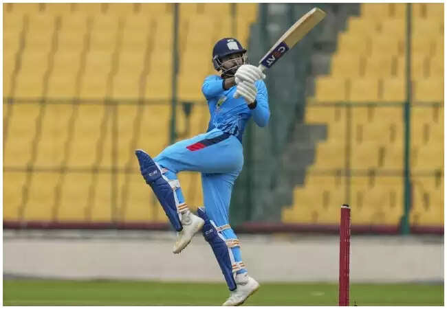 श्रेयस अय्यर की शानदार वापसी, हिमाचल प्रदेश के खिलाफ जड़ी फिफ्टी