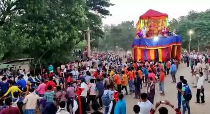 कुम्हड़ाकोट में नवाखनी-बाहर रैनी पूजा विधान के साथ बस्तर दशहरा के विजय रथ की देर रात्रि हाेगी वापसी