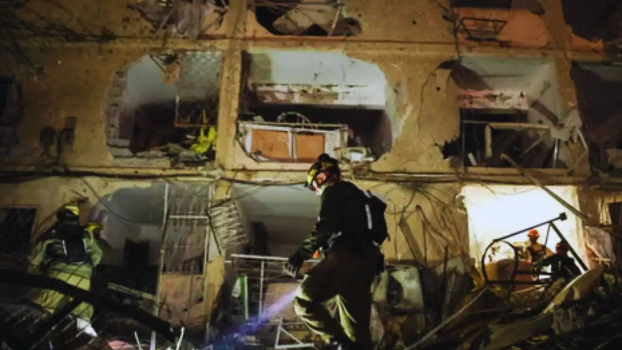 डिमोना में मिसाइल हमले से हड़कंप: इजराइल और इरान के बीच बढ़ी तनाव की स्थिति