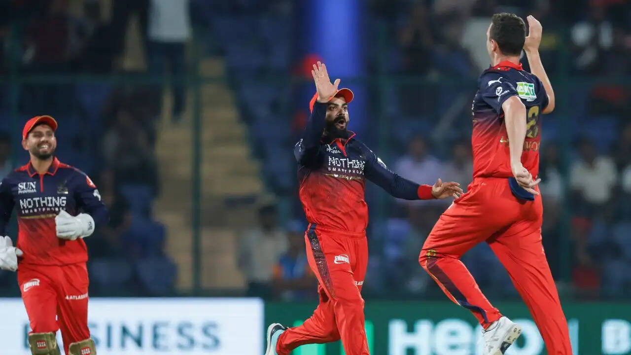 रॉयल चैलेंजर्स बेंगलुरु ने दिल्ली कैपिटल्स को 6 ओवर में हराया