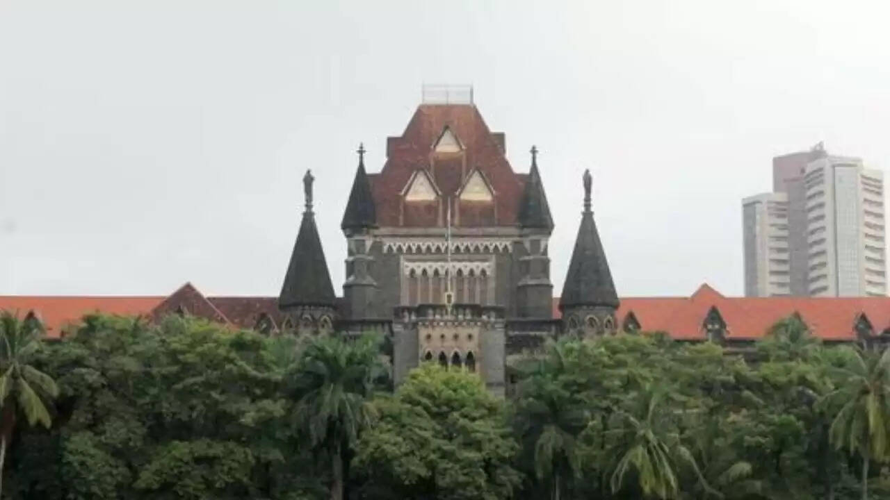 बॉम्बे हाईकोर्ट ने सीपीआई(एम) की याचिका खारिज की, देश के मुद्दों पर ध्यान देने की सलाह दी