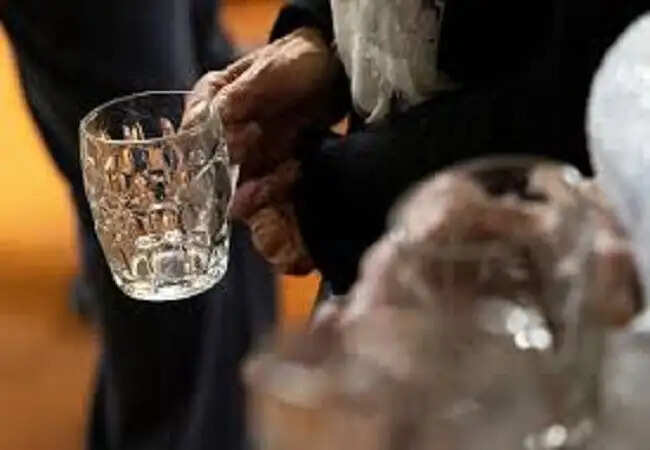 बिहार में जहरीली शराब से चार की मौत, पुलिस ने की कार्रवाई