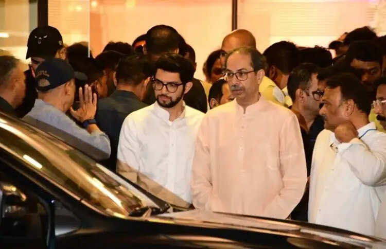 महाराष्ट्र में उद्धव ठाकरे की शिवसेना में बड़ी टूट की आशंका