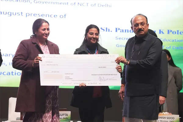 दिल्ली सरकार ने मेधावी छात्रों को 25.25 करोड़ की छात्रवृत्ति प्रदान की