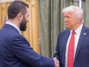 अमेरिकी राष्ट्रपति की सीरियाई राष्ट्रपति के साथ ऐतिहासिक मुलाकात