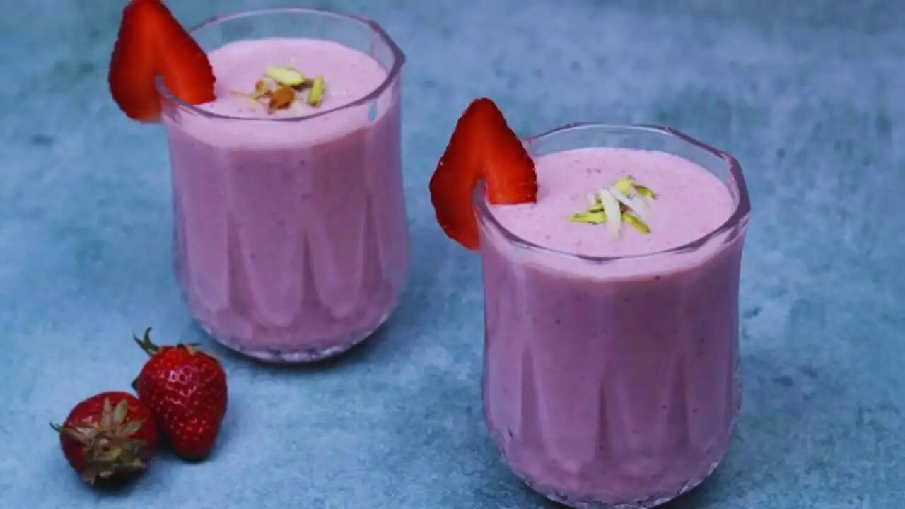 होली पर बनाएं खास गुलकंद स्ट्रॉबेरी शॉट्स: एक ताजगी भरा अनुभव