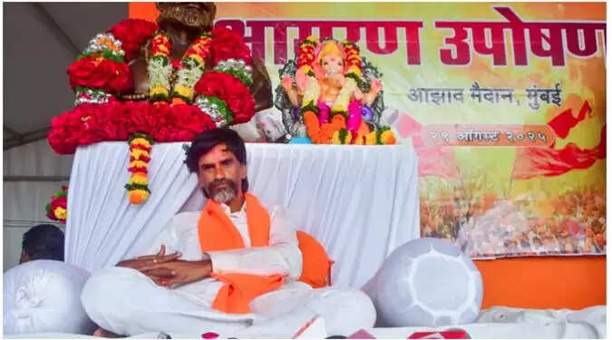 मराठा आरक्षण आंदोलन: मनोज जरांगे की भूख हड़ताल जारी, सरकार को दी चेतावनी