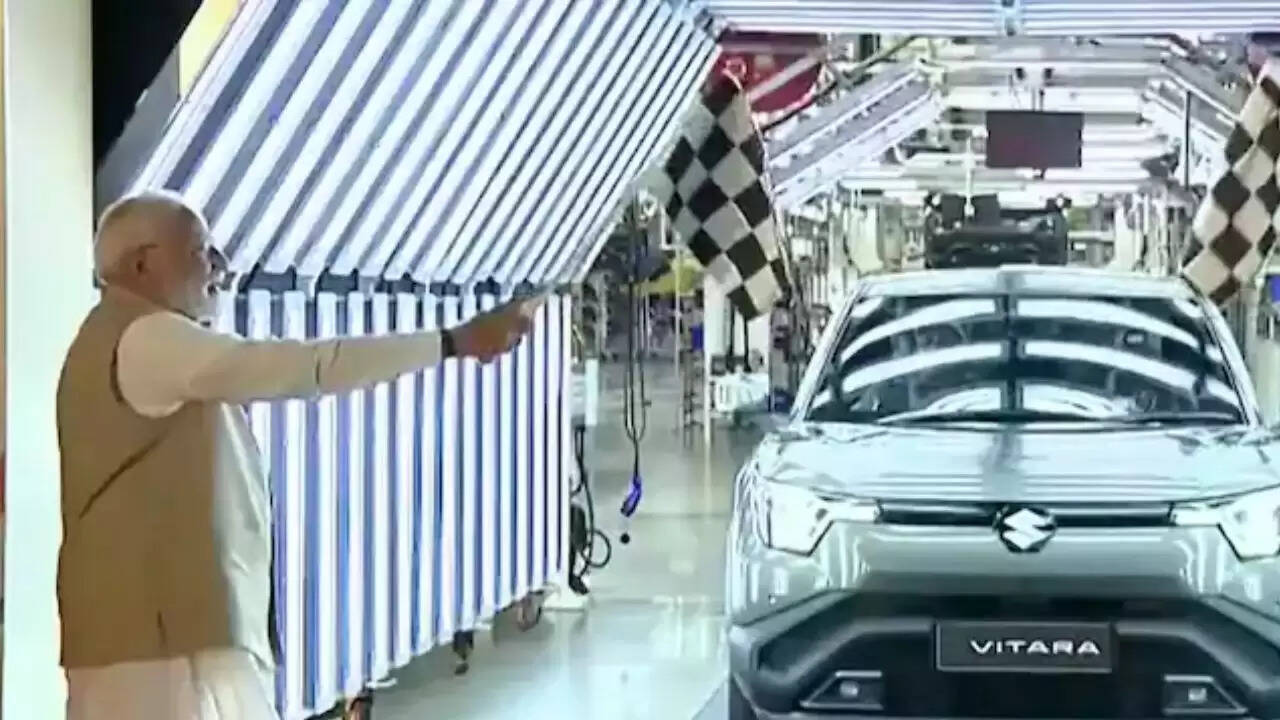 PM Modi ने गुजरात में Maruti Suzuki की नई EV यूनिट का उद्घाटन किया, 'मेक फॉर द वर्ल्ड' का किया जिक्र
