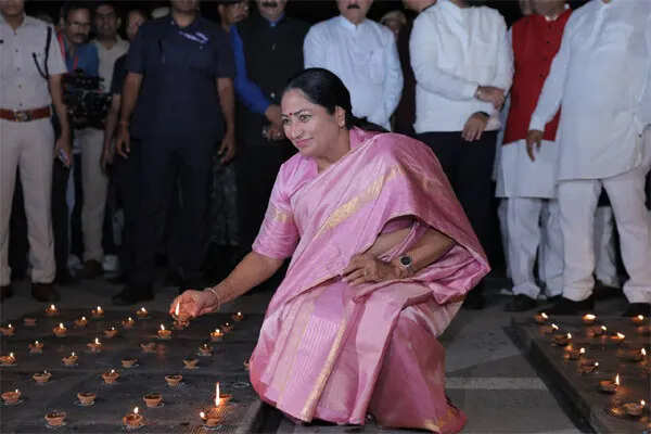 दिल्ली में दीपोत्सव: आस्था और आधुनिकता का संगम