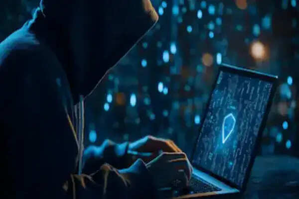 बॉम्बे हाई कोर्ट के जज के साथ साइबर ठगी का मामला, 6 लाख रुपये की चोरी