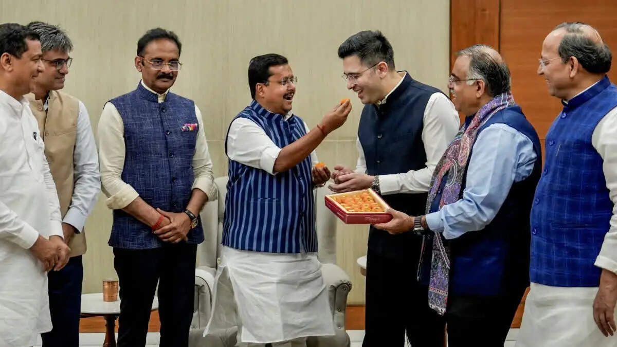 राज्यसभा में आम आदमी पार्टी के 7 सांसदों का बीजेपी में विलय