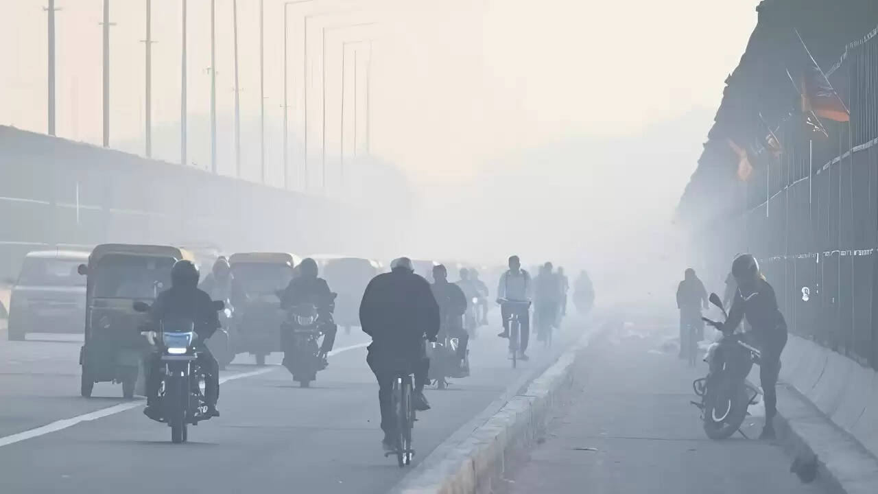 दिल्ली में वायु प्रदूषण को नियंत्रित करने के लिए नए कार्यालय समय की घोषणा