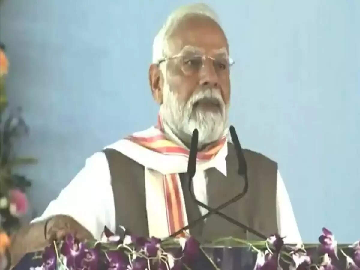 प्रधानमंत्री मोदी ने बिहार में विकास की प्रतिबद्धता जताई