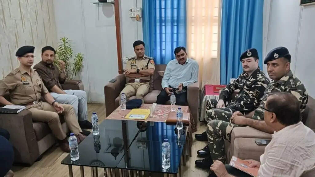 सोनौली बॉर्डर पर सुरक्षा व्यवस्था का निरीक्षण