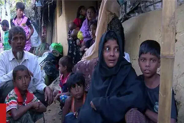 पश्चिम बंगाल में अवैध प्रवासियों के खिलाफ सख्त कदम, होल्डिंग सेंटर स्थापित