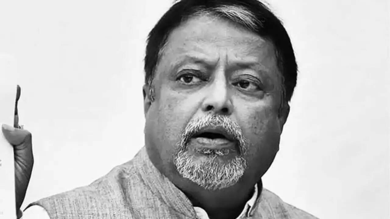 पूर्व रेल मंत्री मुकुल रॉय का निधन, कार्डियक अरेस्ट से हुई मौत