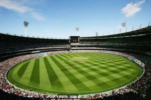 आईपीएल में अद्वितीय फील्डिंग: 5 खिलाड़ियों ने आधी टीम को किया पवेलियन लौटाने का कमाल