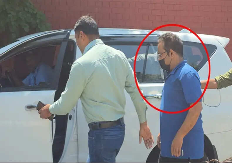 हरियाणा के IAS अधिकारी पंकज अग्रवाल की गिरफ्तारी: बैंक घोटाले में सीबीआई की कार्रवाई