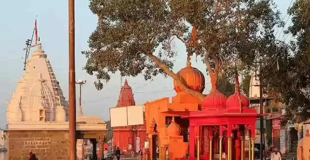 नाग पंचमी पर खुलता है अद्वितीय नागचंद्रेश्वर मंदिर, जानें इसकी खासियत